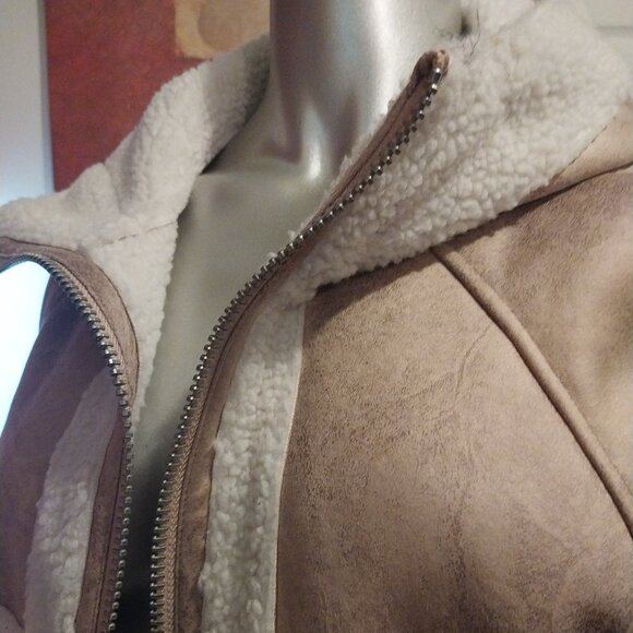 Reversible Sheepskin Heavy Hooded Winter Coat - Picture 7 of 16